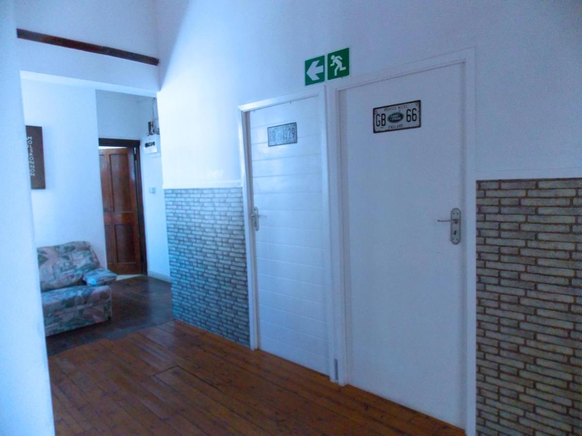Auberge de jeunesse Trap Houz Backpackers à Le Cap Extérieur photo