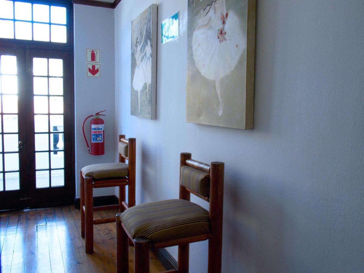 Auberge de jeunesse Trap Houz Backpackers à Le Cap Extérieur photo